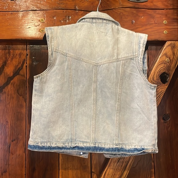 Equal jean cut off jacket /vest size 6 - Picture 5 of 5